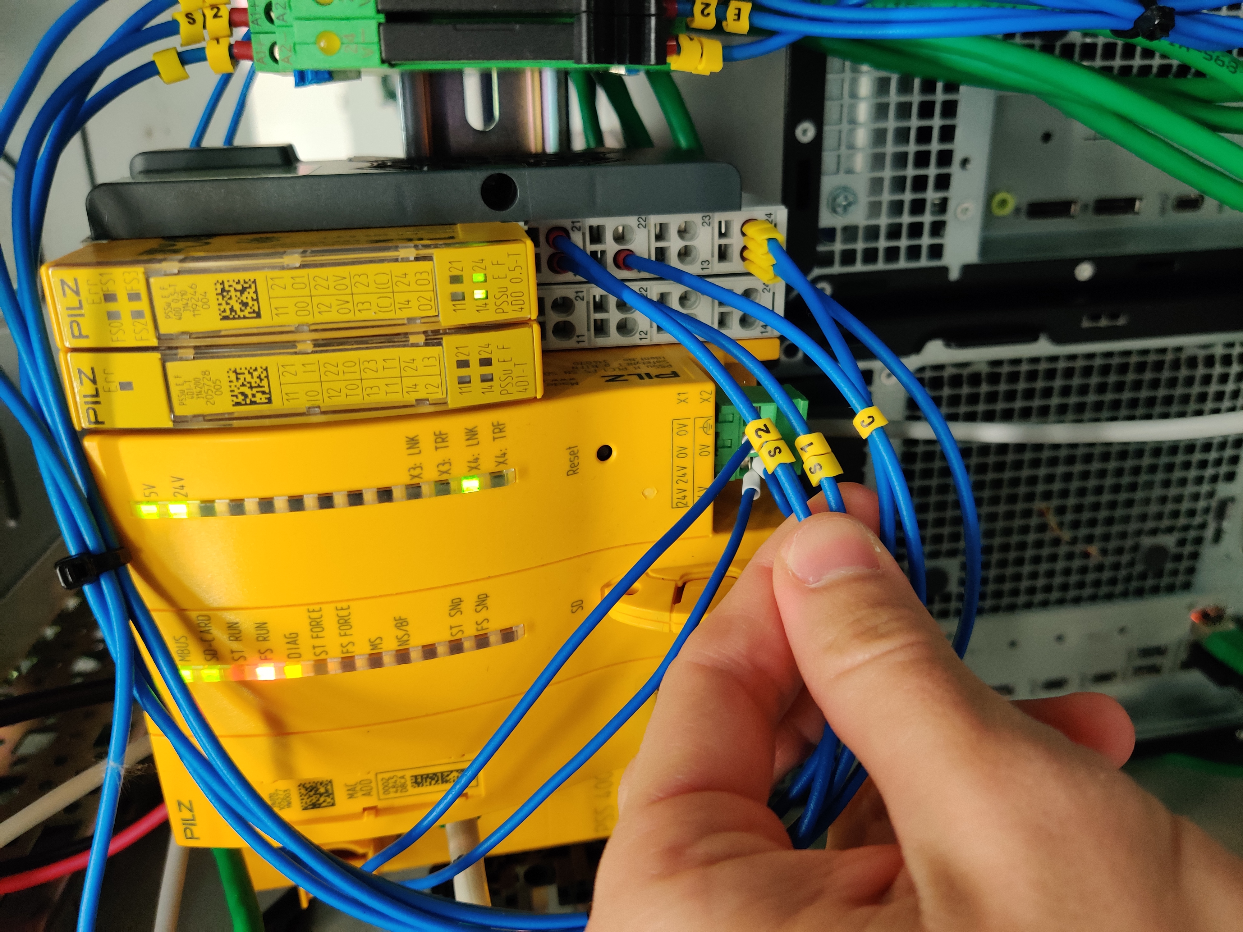 PilzAndSpeedgoatConnectionsDetail_1